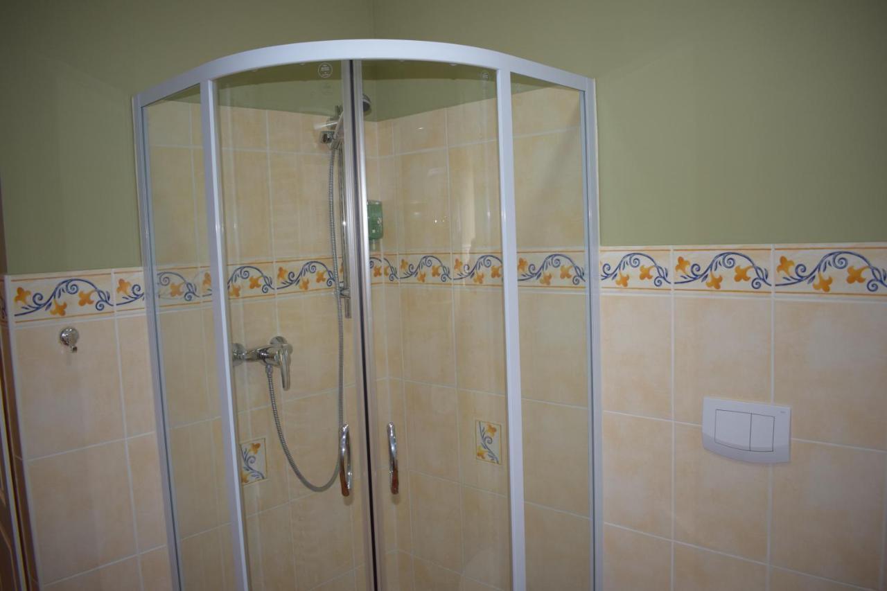 Gast-Und Weinhaus Zwiebelturm Kerken Ngoại thất bức ảnh