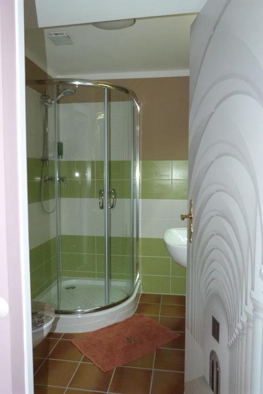 Gast-Und Weinhaus Zwiebelturm Kerken Phòng bức ảnh